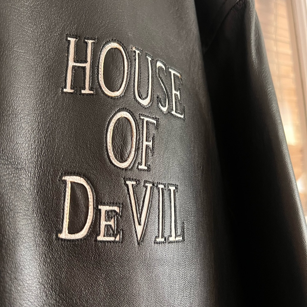 1996 Limited Edition Cruella de Vil Leather bomber jacket - Picture 9 of 17